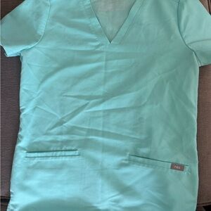 Figs Fresh Aqua Casma 3 pocket Scrub Top
